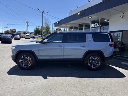 Used 2023 Rivian R1S Adventure AWD/4WD image 3