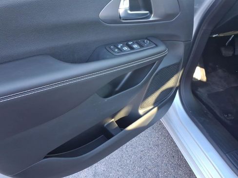 New 2026 Chrysler Voyager LX image 9