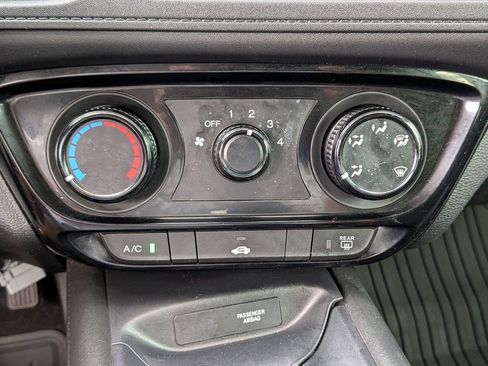 Used 2020 Honda HR-V LX image 18