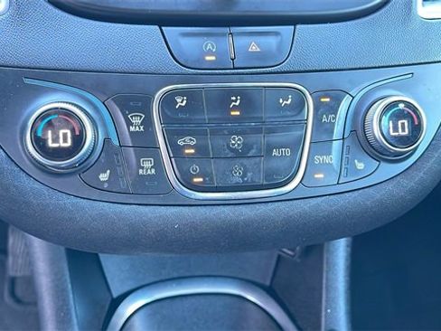Used 2022 Chevrolet Malibu LT image 18
