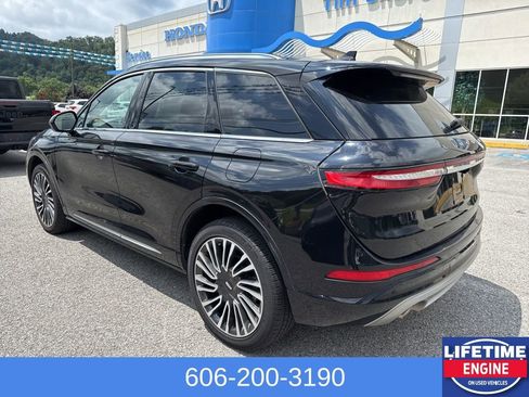 Used 2022 Lincoln Corsair AWD w/ Premium Package image 10