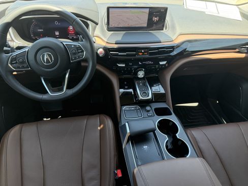 Used 2024 Acura MDX w/ Technology Package AWD/4WD image 11