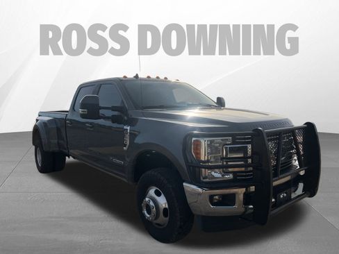 Used 2019 Ford F350 Lariat w/ Lariat Ultimate Package image 3