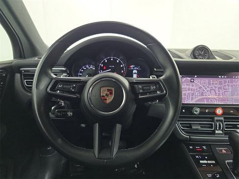 Used 2025 Porsche Macan image 14