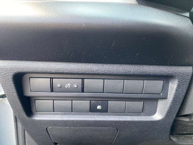 Used 2024 Mitsubishi Outlander ES AWD/4WD image 7