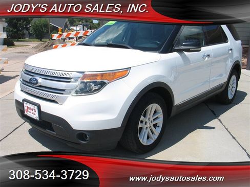 Used 2013 Ford Explorer XLT AWD/4WD image 27