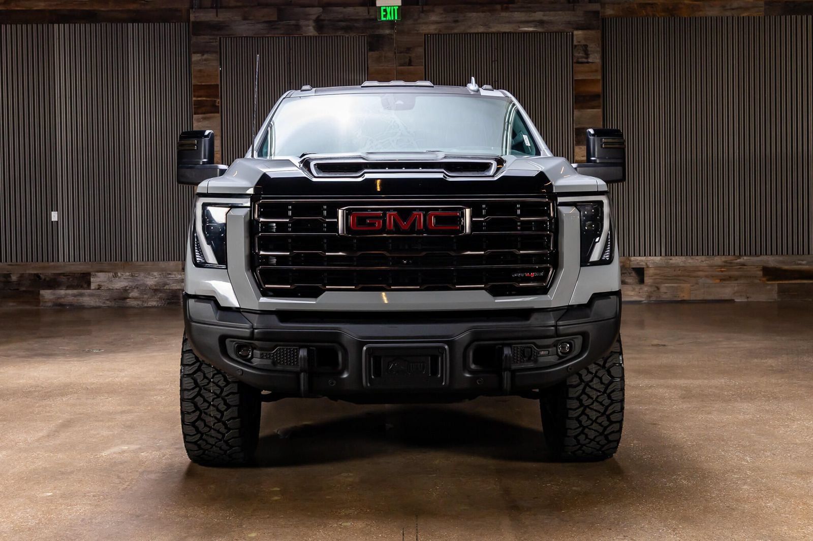 Used 2025 GMC Sierra 2500 AT4X w/ AT4X AEV Edition AWD/4WD image 4