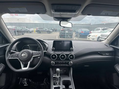 Used 2025 Nissan Sentra SV FWD image 27