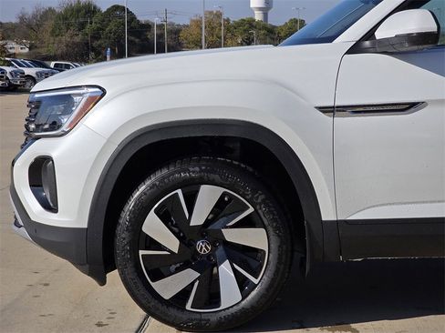 New 2026 Volkswagen Atlas Cross Sport SE image 5