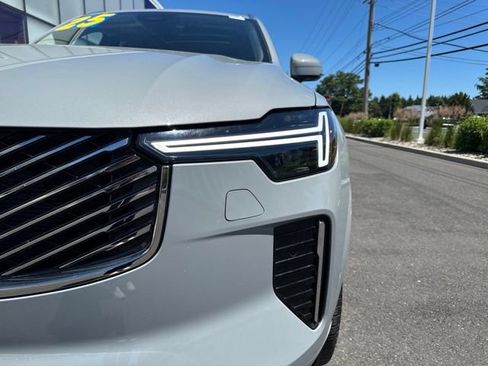 Certified 2025 Volvo XC90 B6 Plus AWD/4WD image 8
