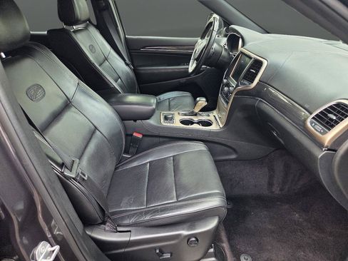 Used 2017 Jeep Grand Cherokee Overland AWD/4WD image 15