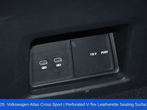 Used 2025 Volkswagen Atlas Cross Sport SE image 24