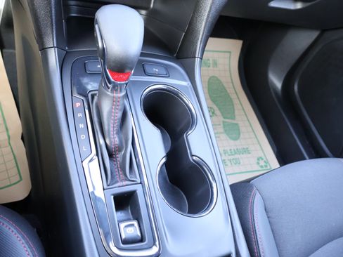 Used 2023 Chevrolet Equinox RS image 31