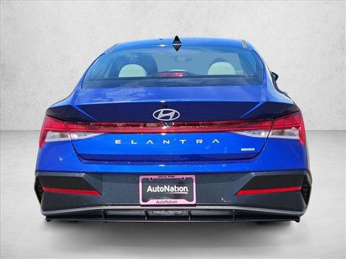 New 2026 Hyundai Elantra Limited FWD image 8