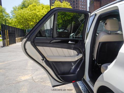 Used 2015 Mercedes-Benz ML 63 AMG 4MATIC image 26