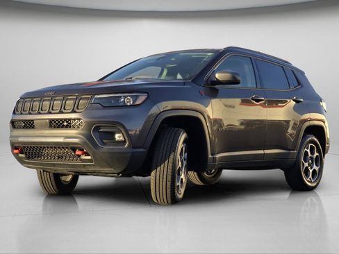 Used 2022 Jeep Compass Trailhawk w/ Trailhawk Elite Group image 20