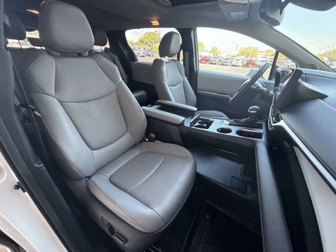 Certified 2025 Toyota Sienna XLE w/ XLE Plus Package FWD image 27