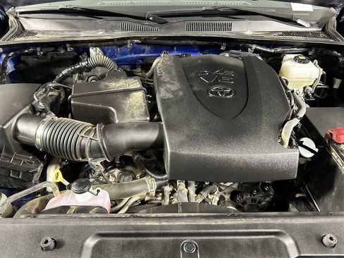 Used 2023 Toyota Tacoma TRD Off-Road image 10