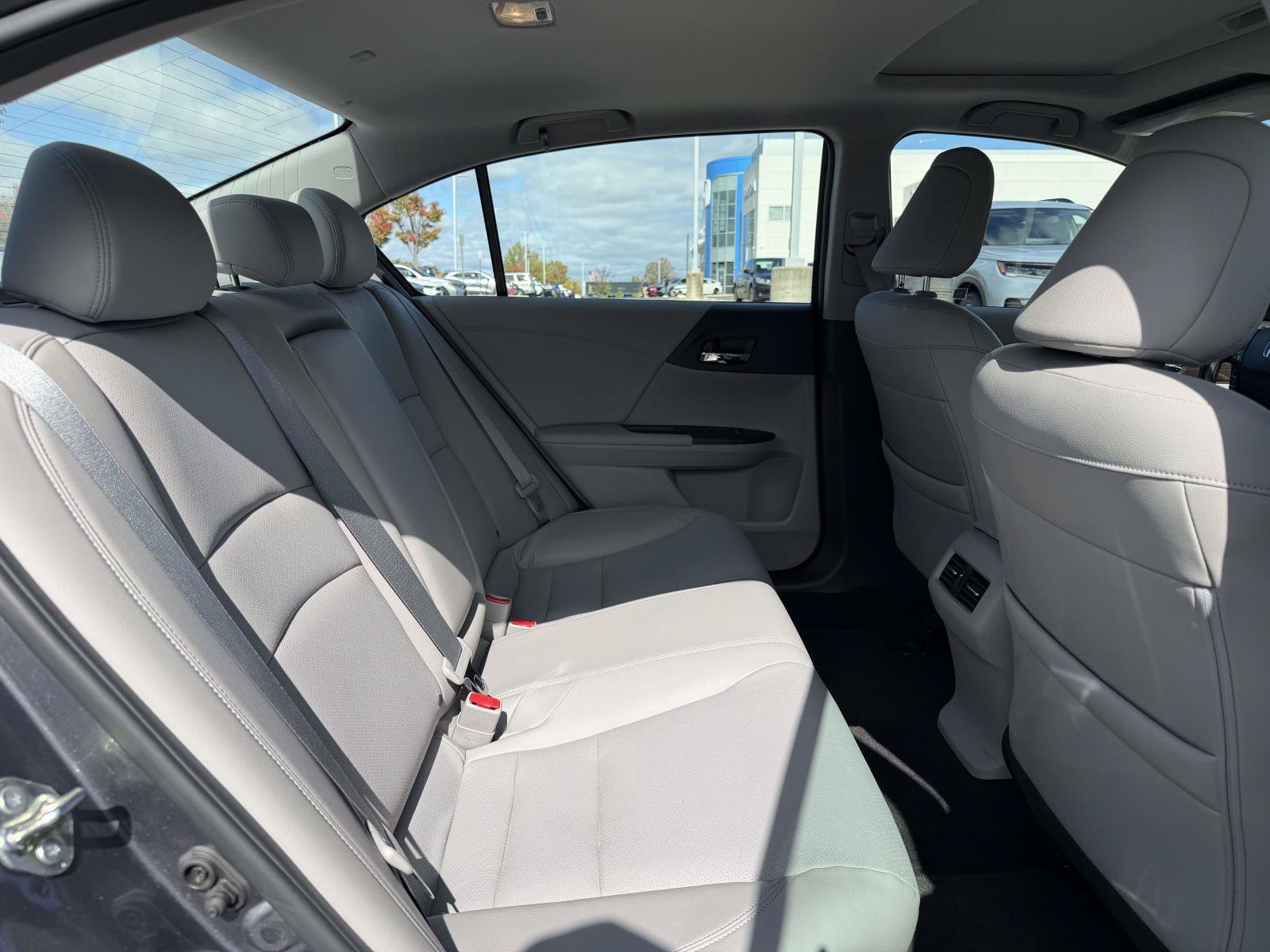 Used 2017 Honda Accord Touring image 16