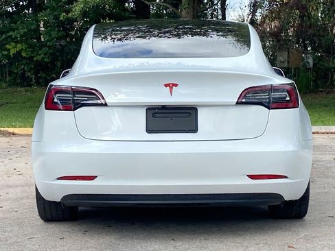 Used 2020 Tesla Model 3 Standard Range Plus image 6