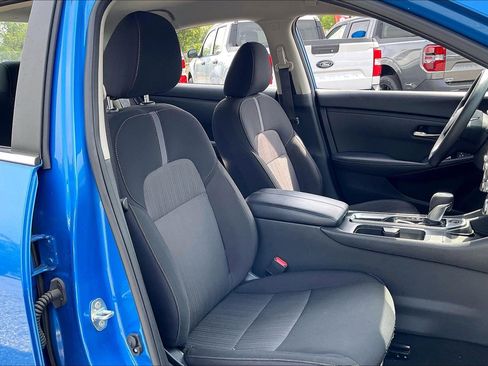 Used 2025 Nissan Sentra SV FWD image 7