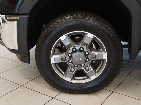 Used 2026 GMC Sierra 2500 SLT AWD/4WD image 16