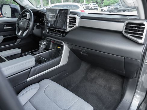 Used 2024 Toyota Tundra Limited image 39