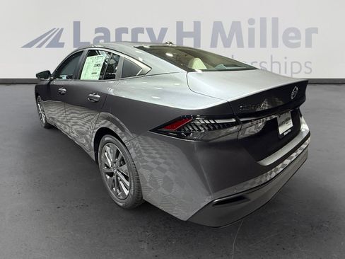 New 2026 Nissan Sentra SL FWD image 3