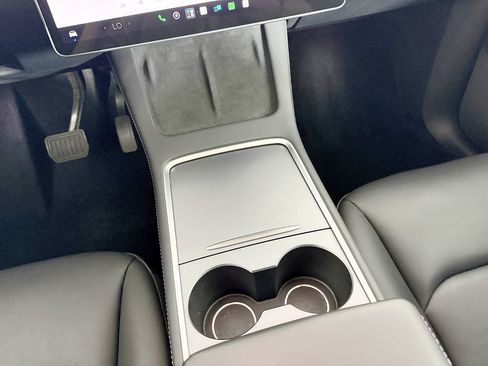 Used 2023 Tesla Model Y Long Range AWD/4WD image 57