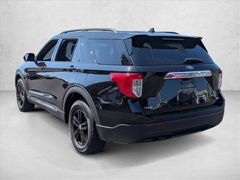 Used 2020 Ford Explorer XLT AWD/4WD image 8