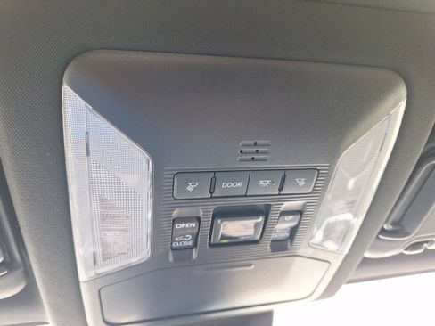 Used 2024 Toyota RAV4 XSE AWD/4WD image 29