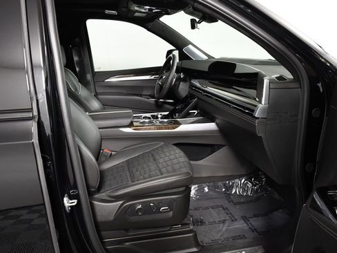 Used 2026 Cadillac Escalade Platinum Sport w/ LPO, ONYX Package AWD/4WD image 9