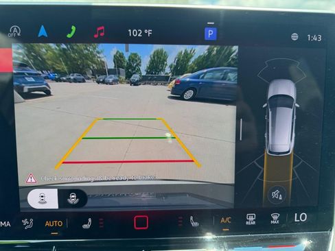 Used 2025 Volkswagen Tiguan SE R-Line AWD/4WD image 19
