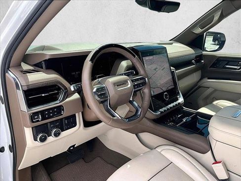 Used 2025 GMC Yukon Denali w/ Denali Reserve Package RWD image 14