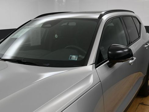 Used 2023 Volvo XC40 Recharge Ultimate w/ Protection Package Premier AWD/4WD image 7