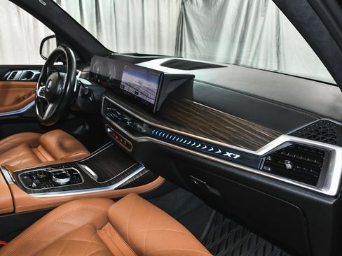 Used 2023 BMW X7 xDrive40i w/ Executive Package image 90