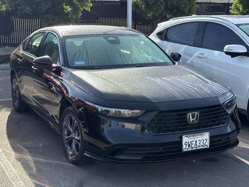 Used 2025 Honda Accord EX-L image 2