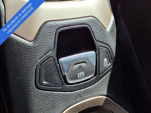 Used 2016 Jeep Renegade Latitude w/ Popular Equipment Group FWD image 29