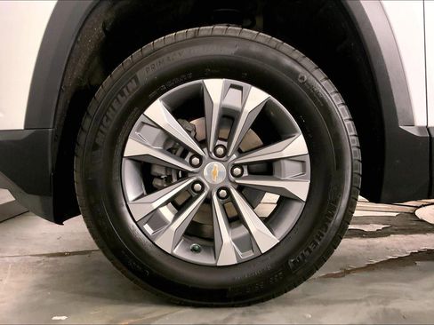 Used 2026 Chevrolet Equinox LT AWD/4WD image 9