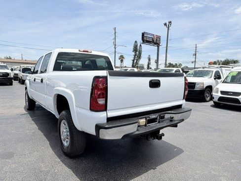 Used 2006 Chevrolet Silverado 2500 W/T w/ Heavy-Duty Power Package RWD image 8