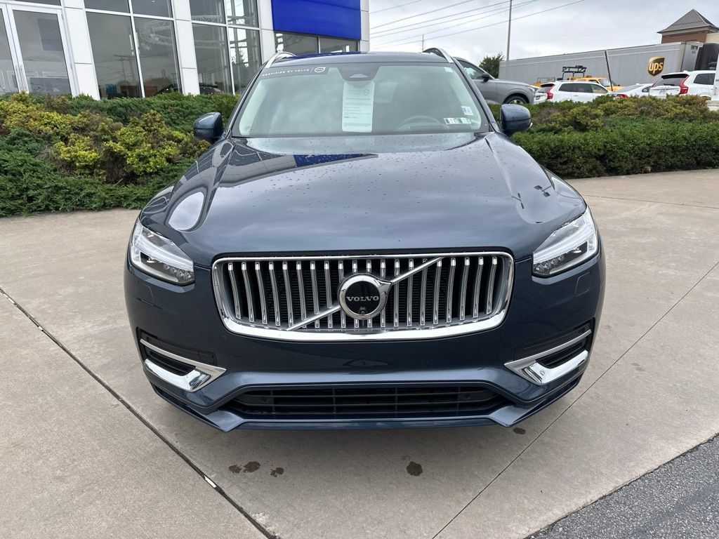 Certified 2024 Volvo XC90 B6 Ultimate w/ Protection Package Premier AWD/4WD image 2