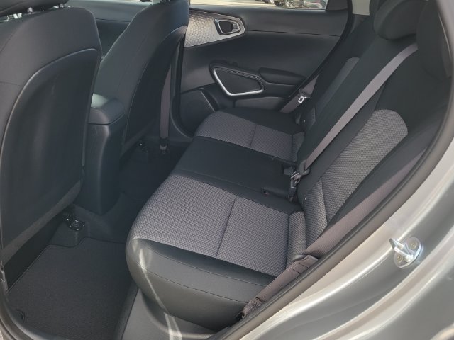 Certified 2025 Kia Soul LX w/ LX Technology Package FWD image 11