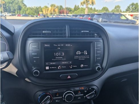 Used 2024 Kia Soul LX w/ Option Group 015 FWD image 15