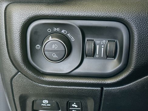 Used 2025 RAM 1500 Big Horn AWD/4WD image 17