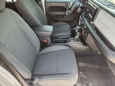 Used 2024 Jeep Wrangler Unlimited AWD/4WD image 13