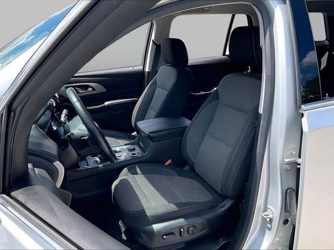 Used 2018 Chevrolet Traverse LT FWD image 6