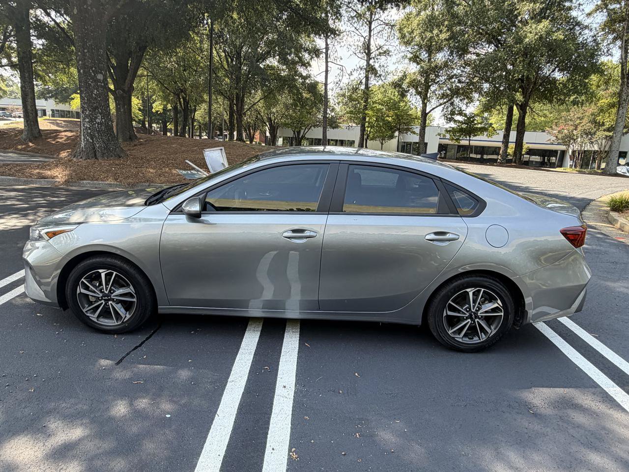 Used 2022 Kia Forte LXS FWD image 8