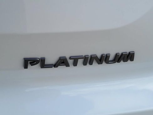 New 2026 Nissan Pathfinder Platinum FWD image 10