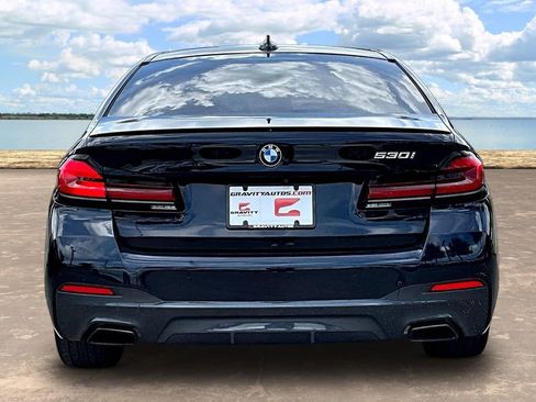 Used 2023 BMW 530i w/ M Sport Package RWD image 5