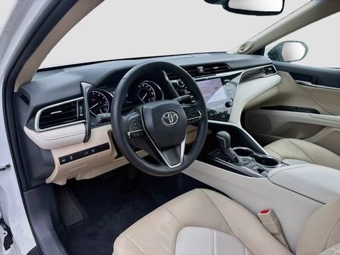 Used 2018 Toyota Camry XLE FWD image 24